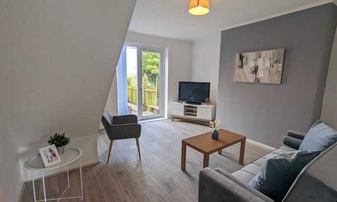 Cramlington Casa | 2 Bedroom House Dudley