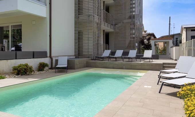 Rivoltella Apartamento | 2 Bedroom Apartment in Desenzano del Garda