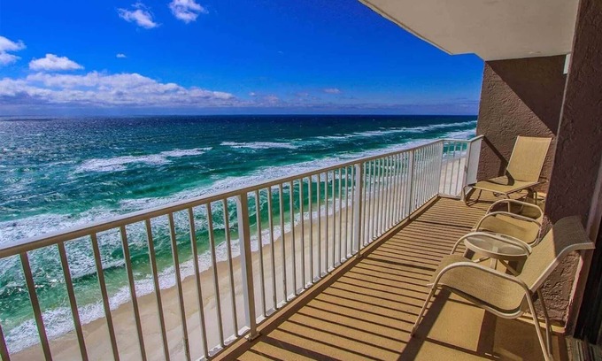 West Panama City Beach Hotel | 2 Bedroom Landmark Holiday Beach Resort - Panama City Beach - Spacious & Family Friendly