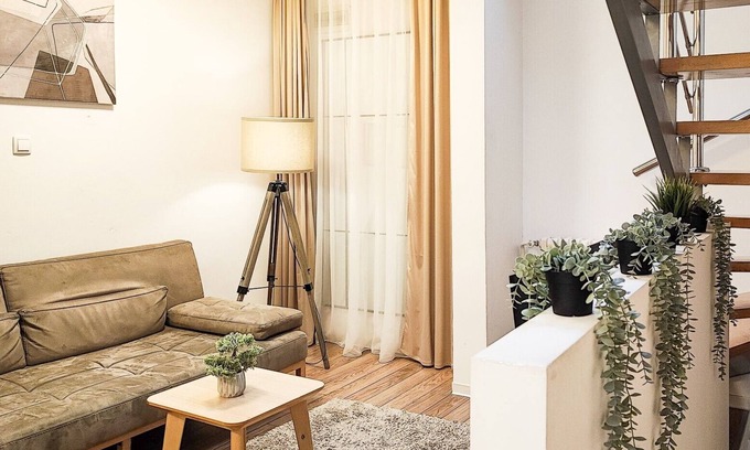 Novi Sad Apartamento | Loft de 2 habitaciones de 70 metros cuadrados con garaje privado 5 minutos a pie de la plaza principal