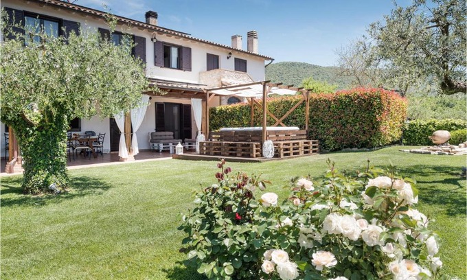 Massa Martana Casa | 2 Bedroom Lovely Home In Massa Martana