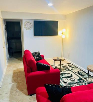 Laurel Apartamento | 2 Bedroom Lower level Unit 1 & Half Bath Laurel MD #1