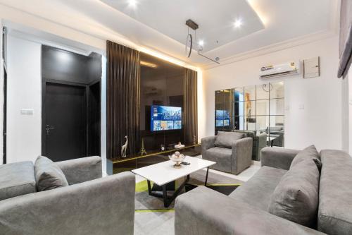 Ogombo Apartamento | 2 bedroom Luxury Shortlet Apartment in Osapa London, Lekki