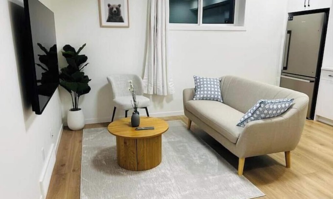 Sage Hill Casa | 2 Bedroom Modern Comfort Calgary