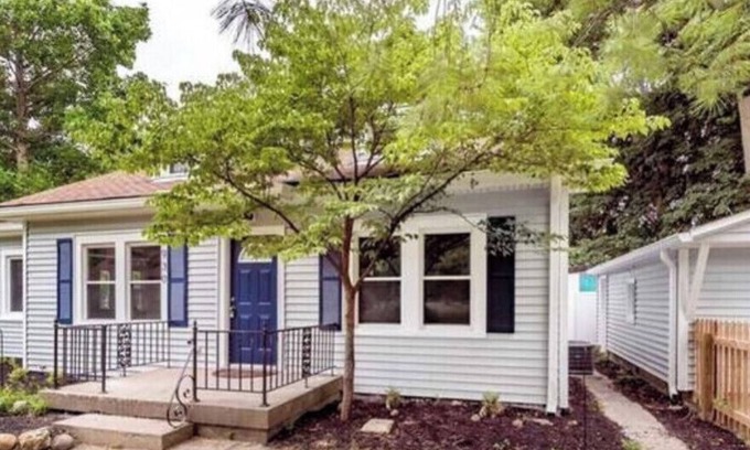 Meridian-Kessler Casa | 2 bedroom near Broadripple. 15 minutes from Downtown