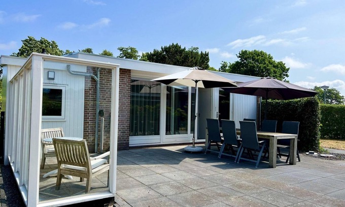 Sint Maartensvlotbrug Casa | 2 bedrooms, 4 persons, ideal for a family with children