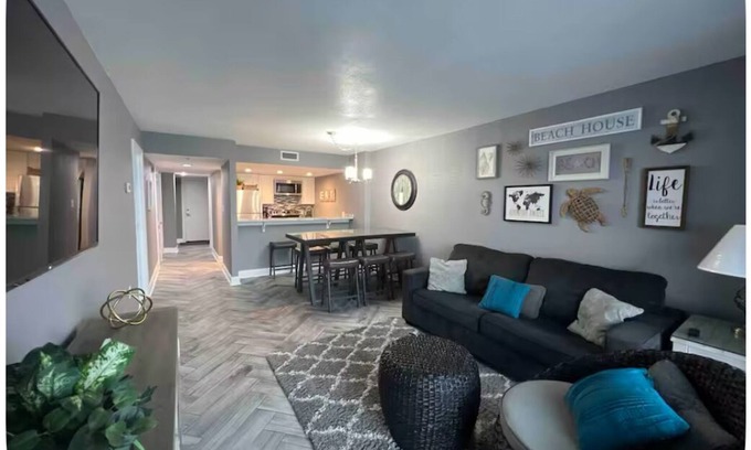Myrtle Beach Condominio | 2-bedroom ocean front condo in Myrtle Beach. Amazing view! sleeps 8