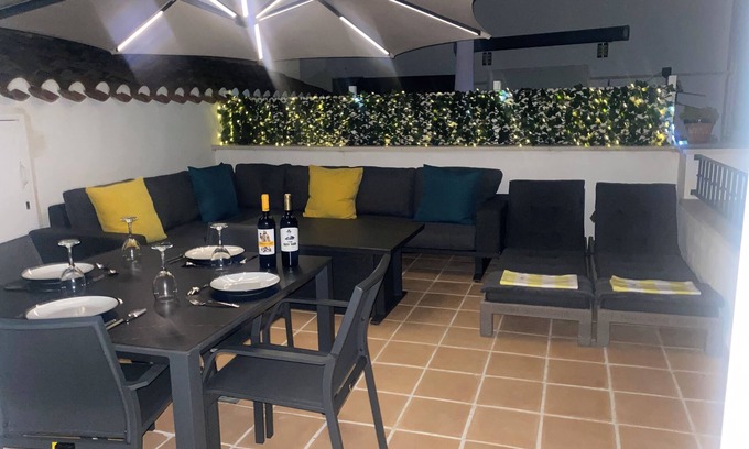 Roldan Apartamento | Apartamento ático de 2 dormitorios con vistas a la piscina, al lago y al campo de golf.
