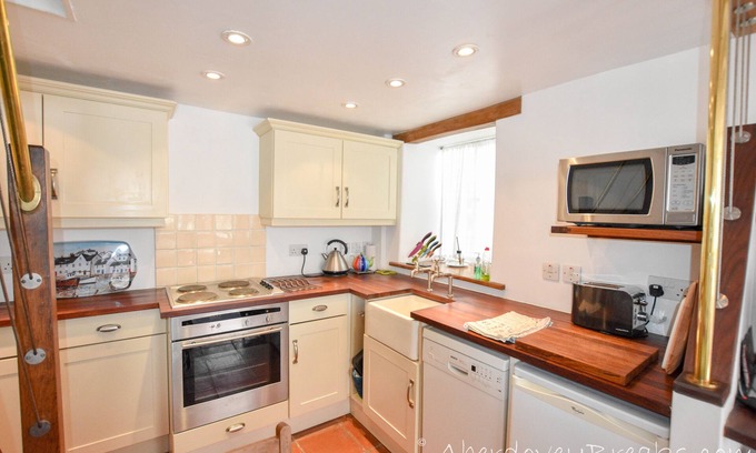 Aberdovey Cabaña | 2 habitaciones, se admiten mascotas Cottage, capacidad para 4 personas, centro de pueblo de Aberdovey