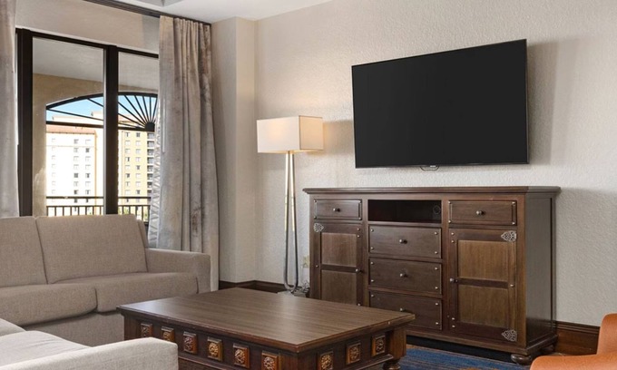 Florida Central Atlantic Coast Condominio | 2-bedroom Presidential Suite minutes from Disney Magic, Come enjoy the splendor!