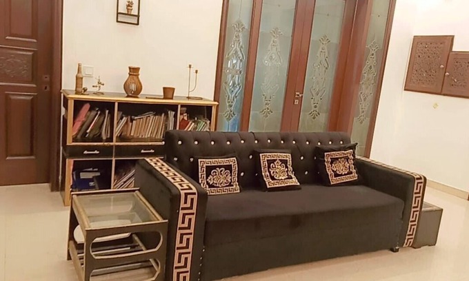 Lahore Apartamento | 2 Bedroom Private Apartment in a Luxurious house in Posh area. Close to Airport