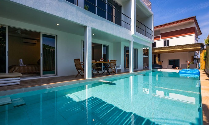 Wichit Apartamento | 2 Bedroom Private Pool Apartment on Secluded Beach