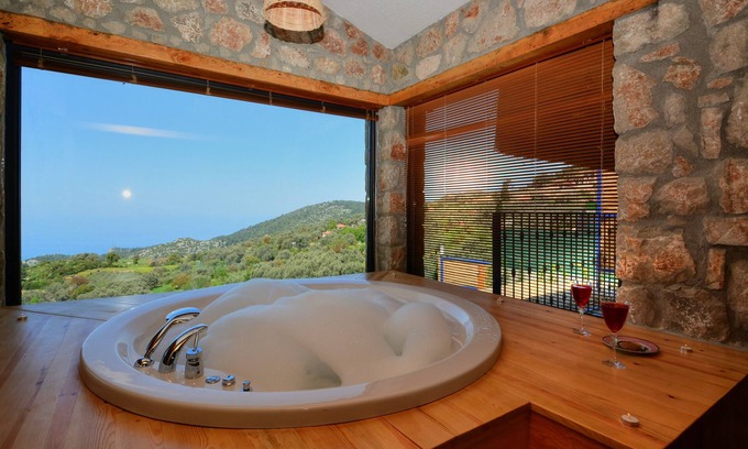 Faralya Villa | Villa privada de 2 dormitorios con piscina infinita y vistas al mar