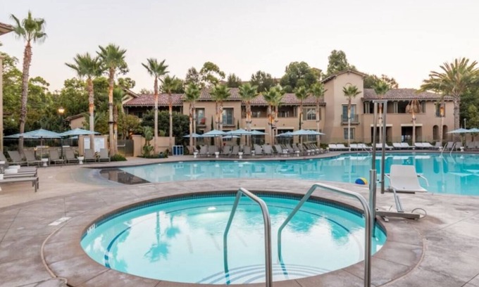 Newport Coast Complejo | 2-bedroom resort in perfect Newport Beach with fitness room, AC, WiFi