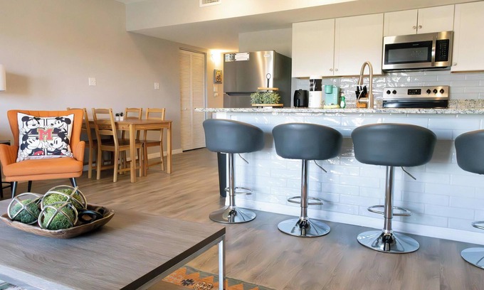 Davenport Condominio | 2 Bedroom Retreat at Regal Palms. Watch Disney Fireworks from Balcony!