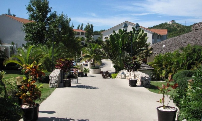 Los Maestros Complejo | 2 Bedroom room at Lifestyle Resort