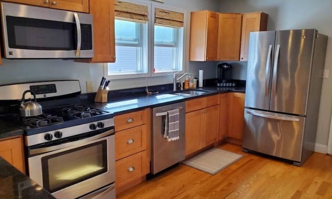 Town of Hastings Apartamento | 2-bedroom townhouse with indoor fireplace