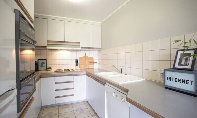Cowes Casa | 2 Bedroom Townhouse Next to Golf