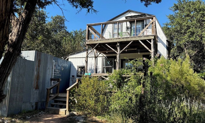 Hays County Cabaña | 2 Bedroom Vacation Cottage in San Marcos/Wimberley, TX