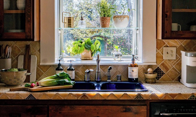 Folsom Casa | 2-bedroom vintage bungalow in historic Folsom