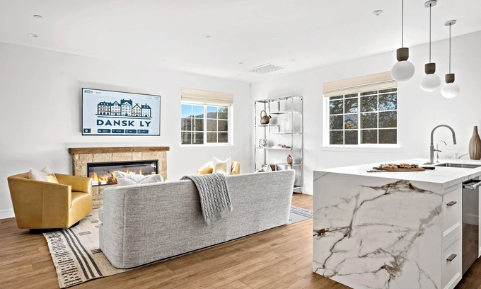 Solvang Apartamento | 2-bedroom - WiFi, AC, garage parking with EV charger.