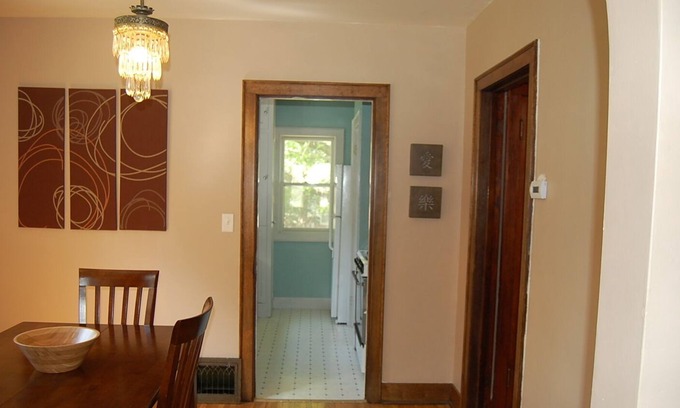 Mason City Casa | 2 bedrooms, 2 bath, fenced in yard and a single stall garage.