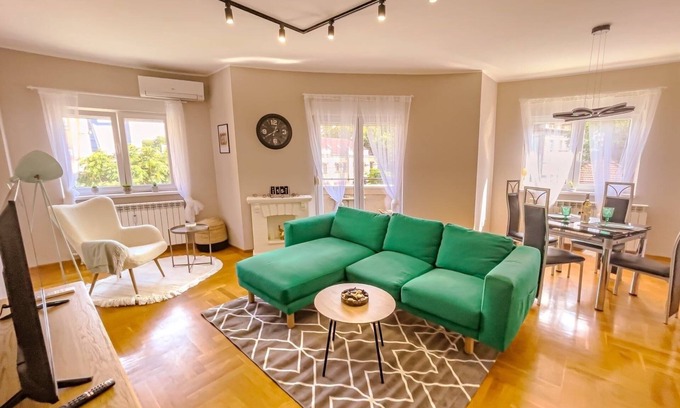 Zvezdara Apartamento | 2 bedrooms, City center!