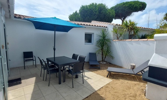 Saint-Maurice-la-Souterraine Casa | 2 Bedrooms Private Vacation Home In Le Bois-Plage-En-Ré