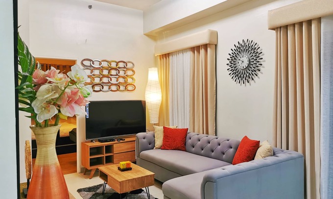 Sampaloc Condominio | Unidad final del ático de 2 camas, gran vista panorámica de la ciudad con estacionamiento GRATUITO