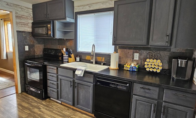 Custer Casa | 2 Benches Cottage in Custer by Mount Rushmore