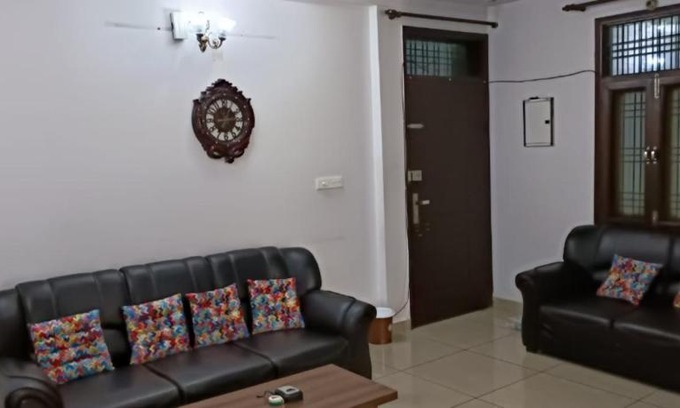 Auli Apartamento | 2 BHK In VIP Area, Hazrat Ganj, Lucknow