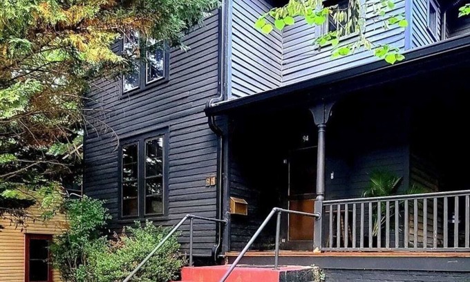 Historic Montford Casa | 2 Block to downtown. Victorian Bungalow Meets Chic Urban Loft