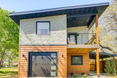 Wichita Casa | 2 Blocks to Delano District Modern Tiny Home!