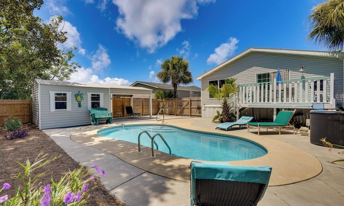 Laguna Beach Estates Casa | 2 Blocks to Beach! Family-Friendly Home in PCB