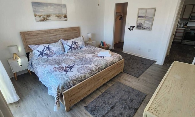 Kitty Hawk Condominio | 2-BR 2 Bath Pet Friendly Condo with Hot Tub/Pool close to Beach in Kitty Hawk