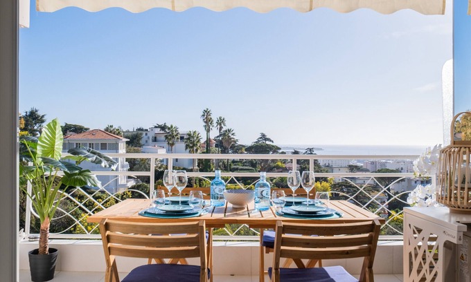 California - Pezou Apartamento | 2-Br Apartment Terrace, Sea View, Pool Parking