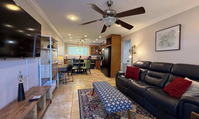 Highlands - Perkins Apartamento | 2 BR apartment with laundry, pool