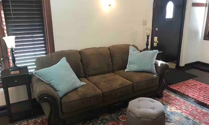 East Central Casa | 2 Br Charming home, 9th and 9th
