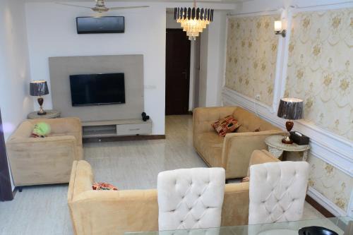 Balochistan Apartamento | 2 BR city view Apartment with AC WiFi TV and more