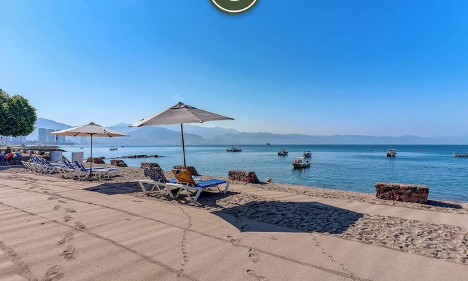Isla Iguana Apartamento | 2 BR Condo in Hotel - Beach - Pools - Kids Club