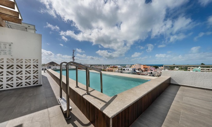 Centro - Supmza 001 Condominio | 2 BR Condo w/Ocean View Pool. Prime Location