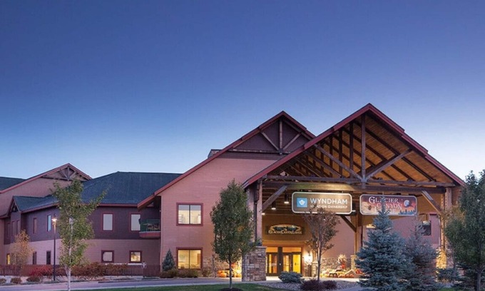Lake Delton Complejo | 2 BR Dlx -8 FREE Wilderness Water Park Passes per night Included! 25% Deposit!