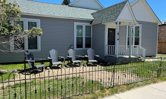 Buena Vista Apartamento | 2 BR Get-a-Way in BV steps to Main St