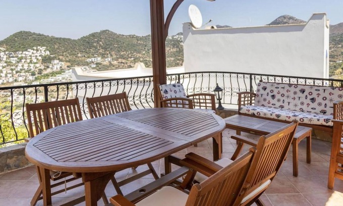 Geris Apartamento | 2 BR House with Garden in the Heart of Yalikavak