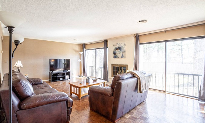 Germantown Condominio | 2 Br en Germantown Estancias a largo plazo
