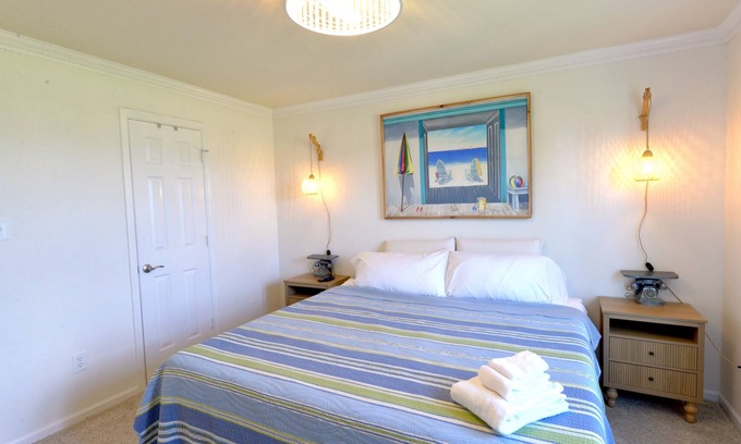 Kitty Hawk Condominio | 2 BR Kitty Hawk Condo: Heat/AC, WiFi, Pool, Tennis & Pickleball Near Ocean