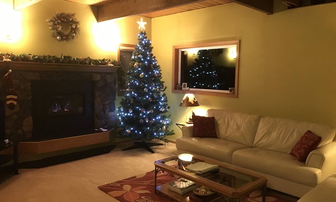 Alyeska Casa | 2 BR & Loft, Quiet space surrounded by trees with sauna!