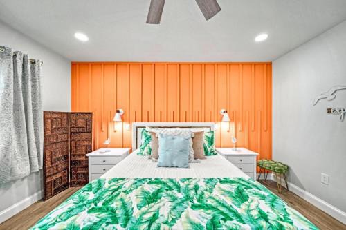 Siesta Key Casa | 2 Br Paradise Suite Walk To Beach, Pool, Hot Tub