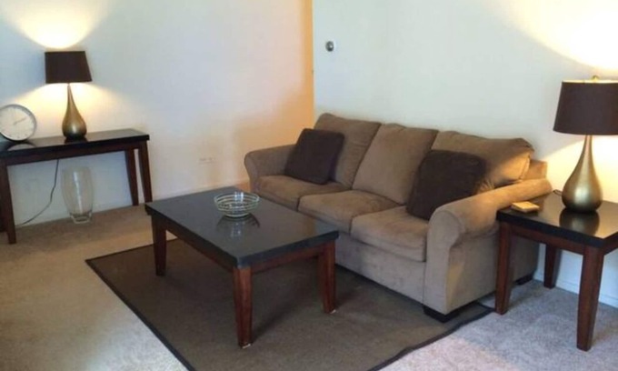 Detroit Condominio | 2 BR Riverview Comfy Condo: Walk to Belle Isle. 10mins to Downtown. 6mth min.