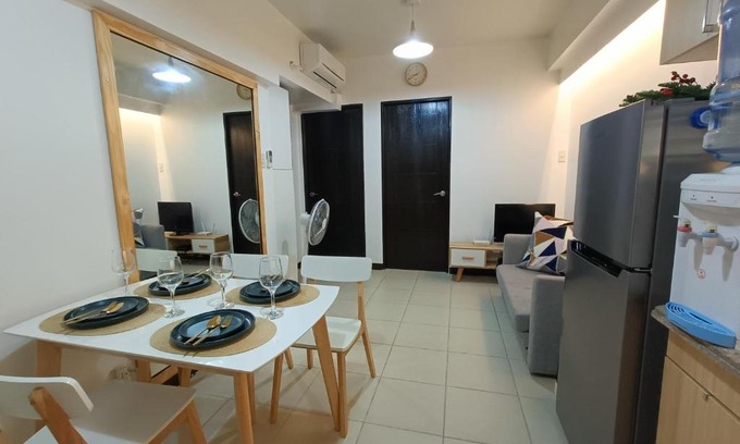 Paranaque Apartamento | 2 BR Scandinavian style unit 402